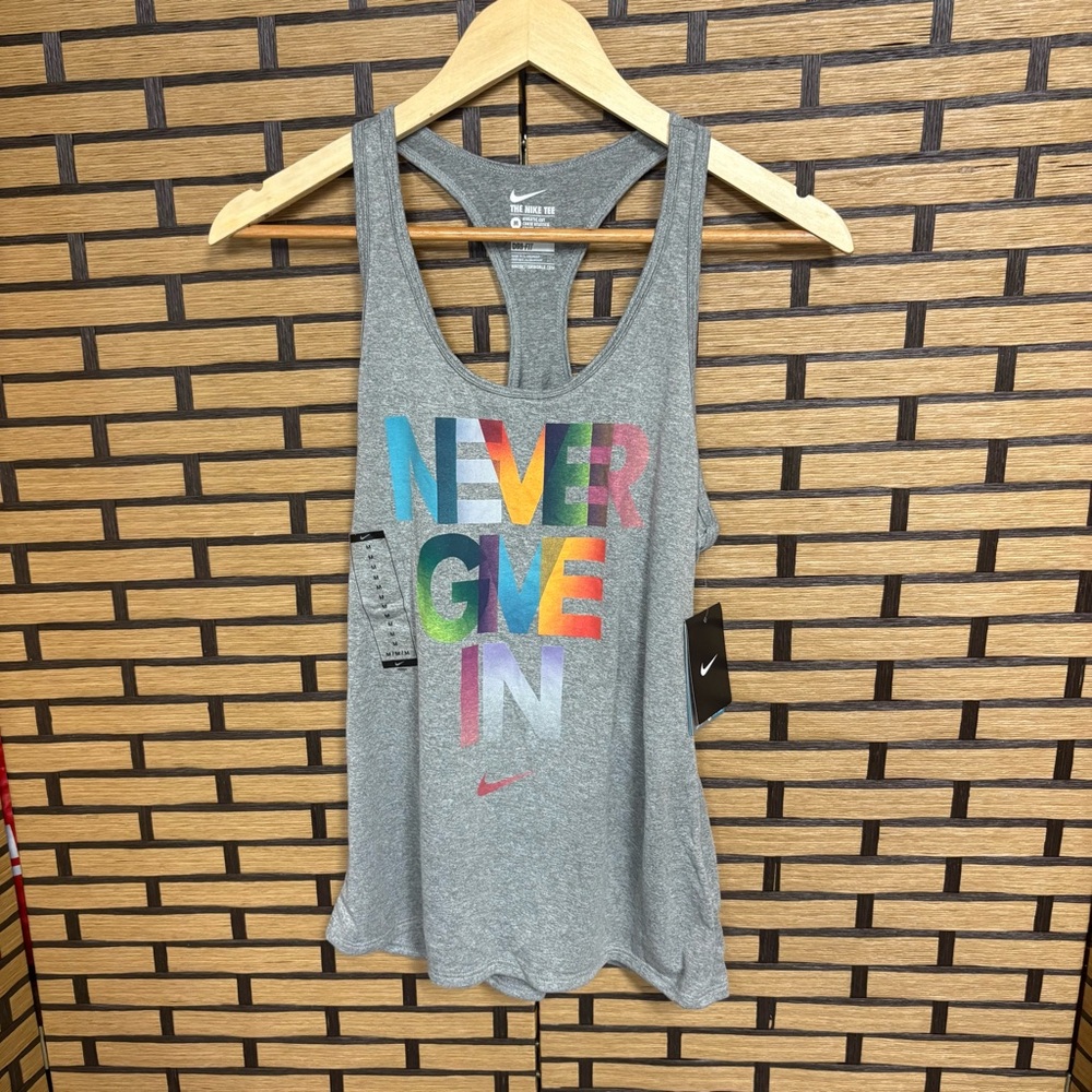 Nike Gray Never Give In Tank Top Size‎ Medium